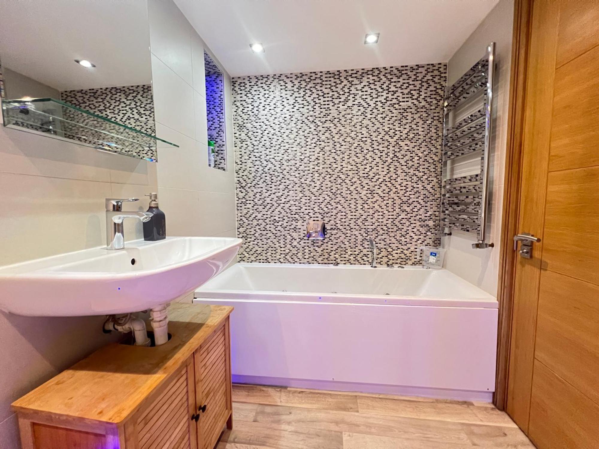 3.5 High Ceilings - Centrally Located London Exterior photo